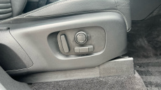 Land Rover Discovery 3.0 D300 R-Dynamic SE 5dr Auto Diesel Station Wagon